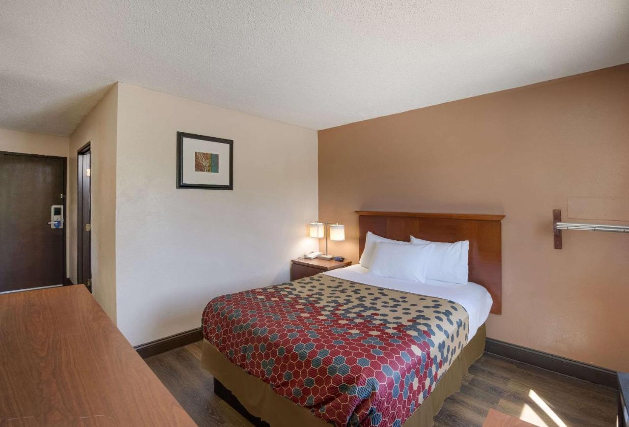 Rodeway Inn Colorado Springs Exteriör bild