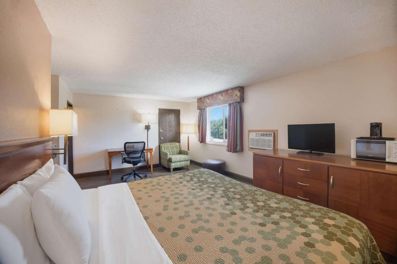 Rodeway Inn Colorado Springs Exteriör bild